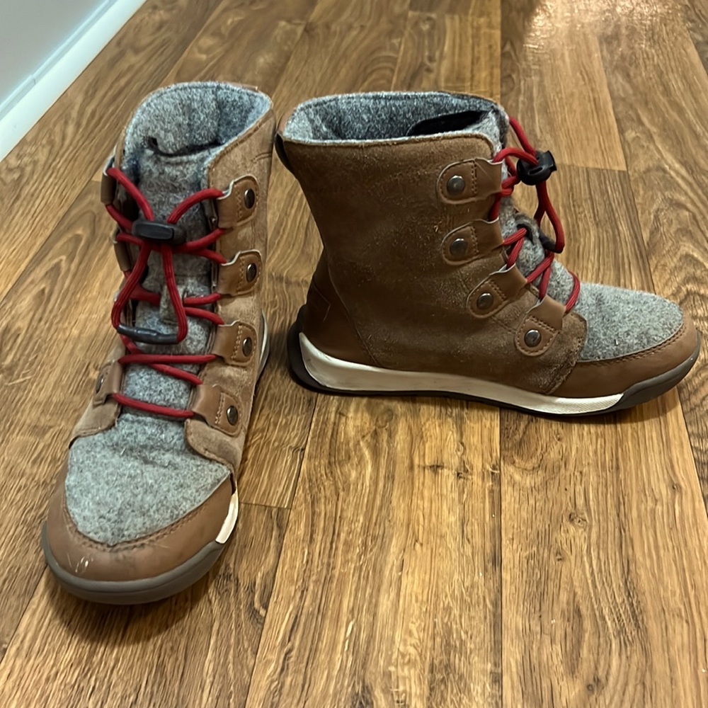 Sorel boys boots